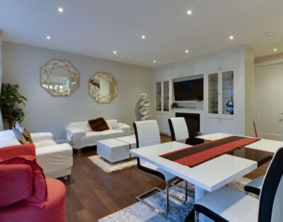 Luxury house In Scarborough